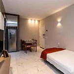 Apartamento Moderno Na Quadra Da Praia De Copacabana