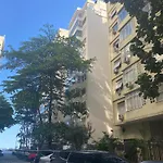Apartamento Moderno Na Quadra Da Praia De Copacabana